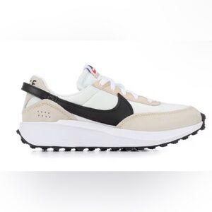 9.5 WOMENS NIKE WAFFLE DEBUT SNEAKERS IN SAND/BLACK